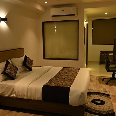The Orange Zest Hotel Vithalpur Екстериор снимка